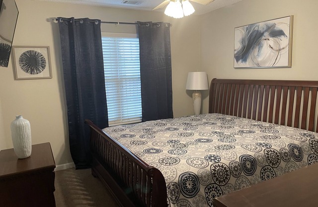Beautiful 3 br 2 bth ranch home located six miles from masters, great amenities.