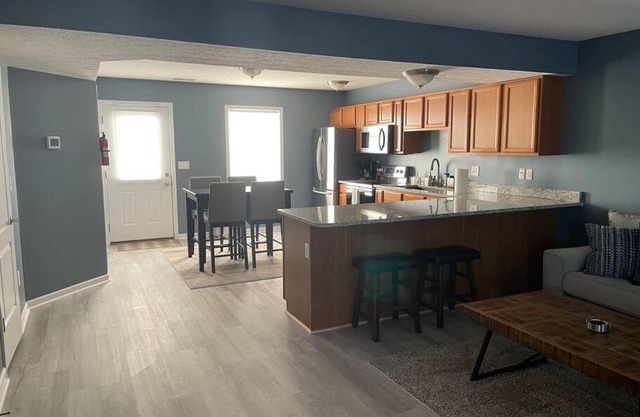 Beautiful 3 BR Townhome - Recently Updated!