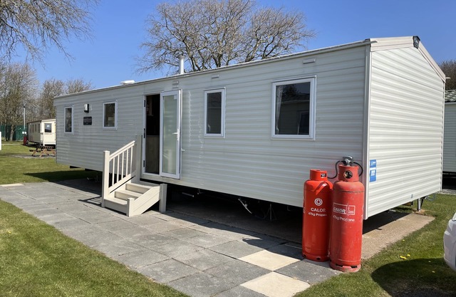 Beautiful 3-bed caravan situated on Lakeland haven