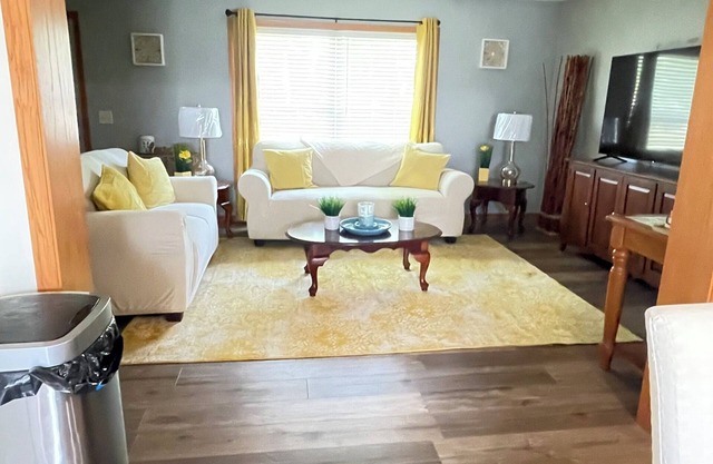 Beautiful 3br, 1.5 bath home centrally located in the heart of Milwaukee.