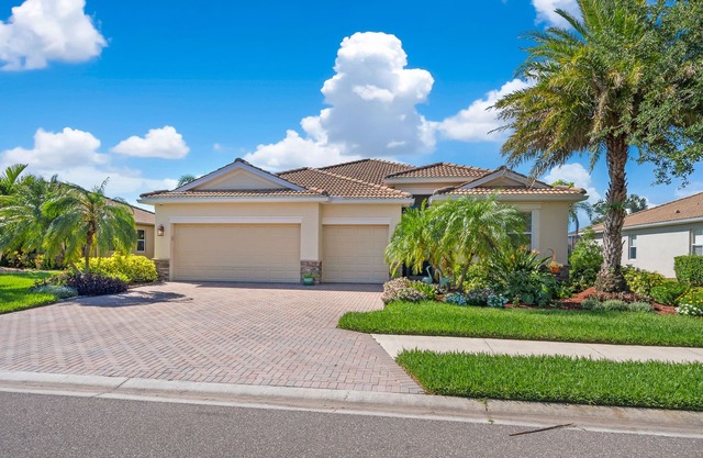 Beautiful 4/3 House at Bradenton's River Strand w/ Lanai!