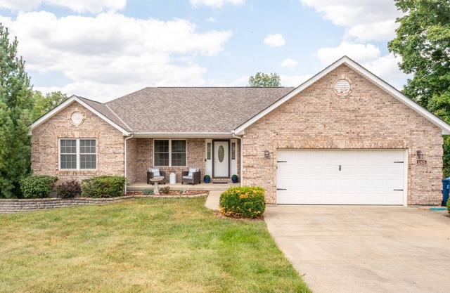 Beautiful 4 BDR Country Home, 15 Min from Ark Encounter – Perfect for Groups!