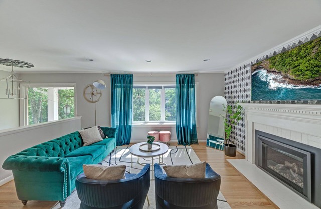 Beautiful 5 bed/3 bath Home in Arlington. Sleeps 10. Approx 10 min DC
