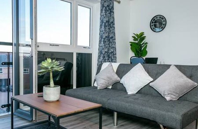 Beautiful 4 Bed Apartment In Milton Keynes