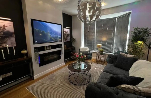 Beautiful 4 Bed House in Sheffield