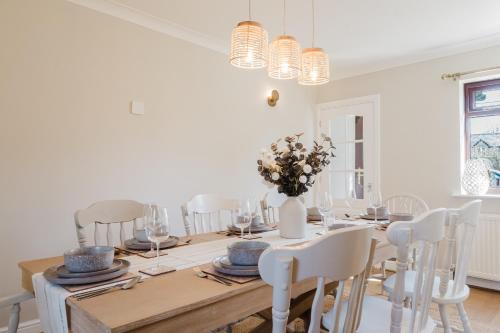 Beautiful 4 Bedroom Cotswolds Home near Woodstock!