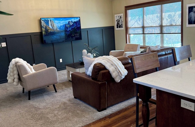 Beautiful 4 bedroom house located in West Depere. Just 7 miles from Lambeau!
