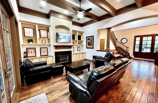 Beautiful 4BR/4BA.Close to HHI/SAV/BEU, 5 minutes to Palmetto Bluff's entrance