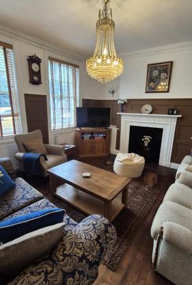 Beautiful 4BR Georgian house