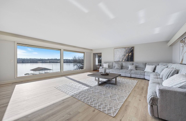 Beautiful 5 bedroom home on private lake