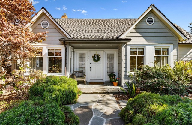 Beautiful 5 bedroom home just steps from the beach