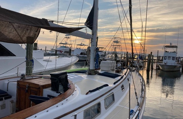 Beautiful 50 ft Sailboat at Dock - Amazing Views