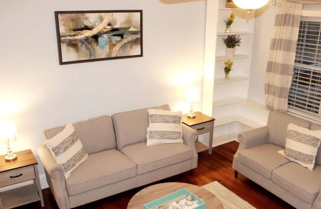 Beautiful 5Bdrm Beach Home w/added outdoor shower