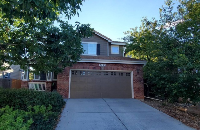 Beautiful 5bdrm home in Centennial- 2 rooms with beds plus home office