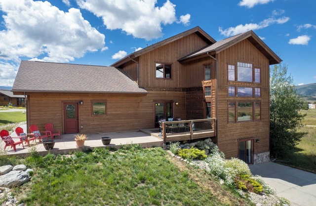 Beautiful 7 BDR in Heart of the Rockies, Ski, Hot Tub, Rocky Mtn National Park!