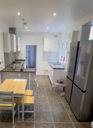 Beautiful 6 bed home in Birmingham perfect for contractors!
