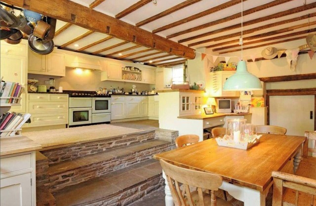Beautiful 6-bed Home in Brecon