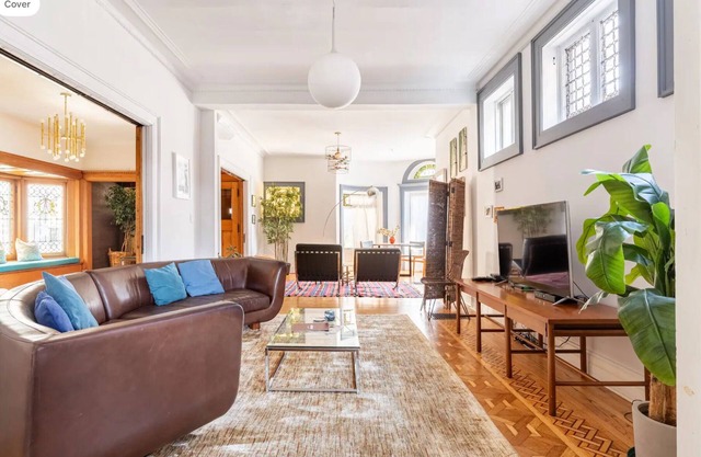 Belle maison de maître 9Br W / 5 places de stationnement. Marchez jusqu'à Wrigley Field et le lac Michigan!