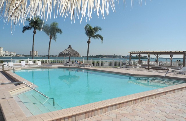 beautiful 6th floor condo on tropical Isla del Sol