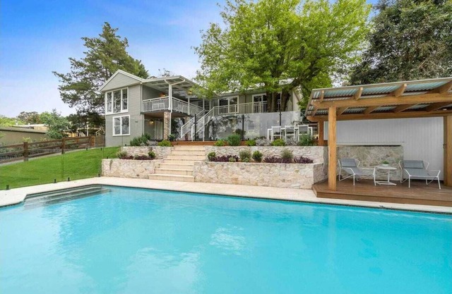 Beautiful acreage and recently renovated house, sure to delight!
