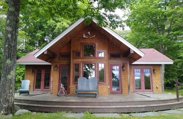 Beautiful Adirondack Cabin with Sauna on Lake Monomonac