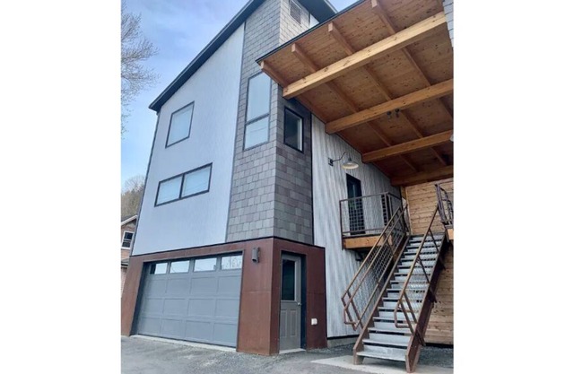 New Modern Home across from the River!