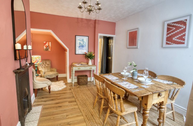 Beautiful and Cosy Home | Free Parking & Wi-Fi