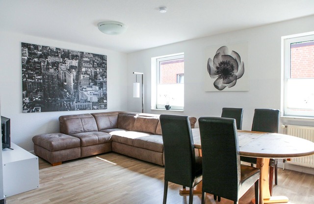 bel appartement de deux pièces récemment rénové