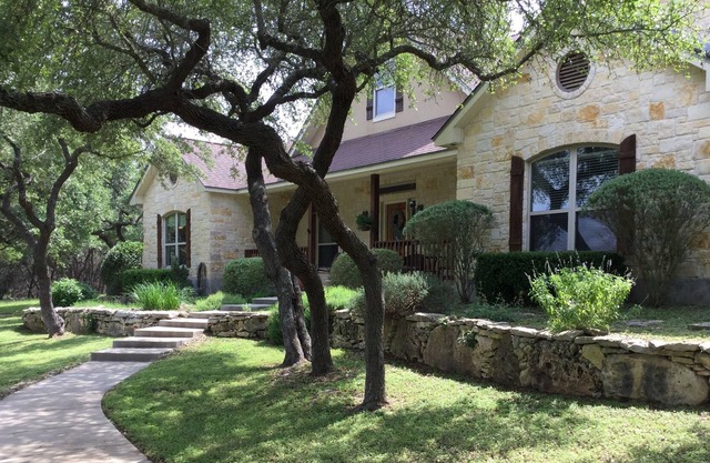 Nouvelle annonce: Belle et privée maison de campagne de colline avec une vue magnifique sur 4 acres
