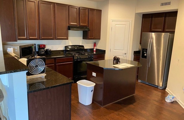Beautiful and spacious modern 3-bedroom house in Greenwood