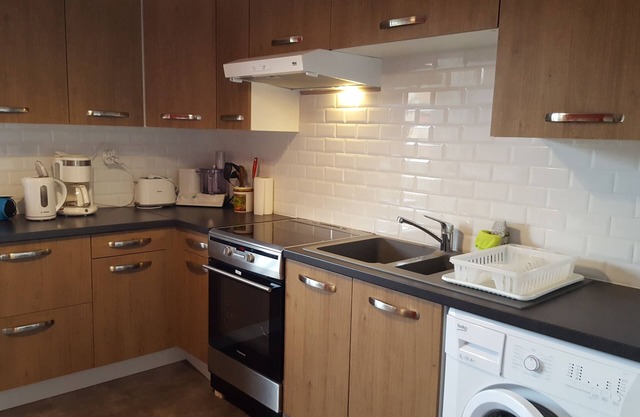 Bel appartement F2 au calme, au coeur de la cité thermale.