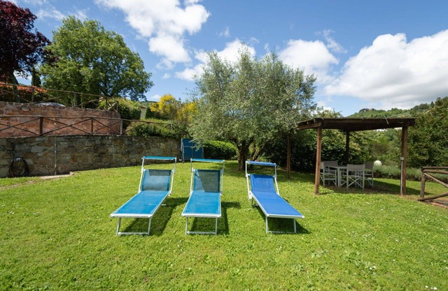 Appartement dans une maison de vacances avec WIFI, piscine, TV, patio, animaux admis, parking