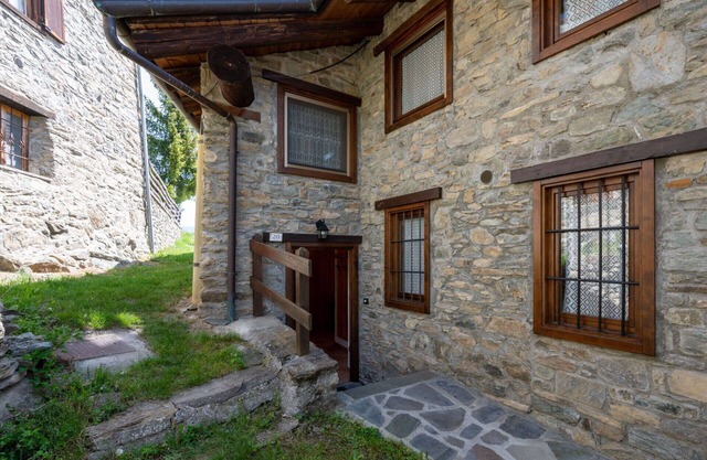Bel appartement pour 6 personnes avec TV et balcon, près de Aoste