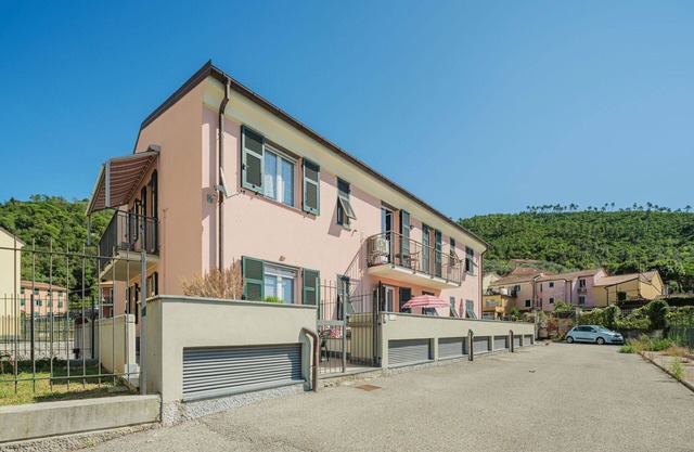 Bel appartement pour 5 personnes avec climatisation, WIFI, TV, patio et animaux admis