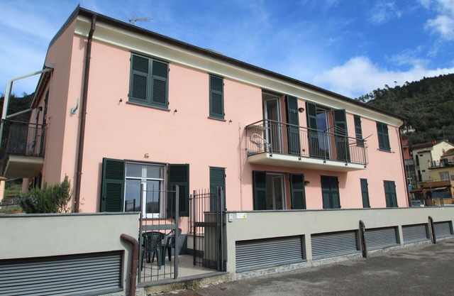 Joli appartement pour 5 personnes avec WIFI, TV, terrasse et parking