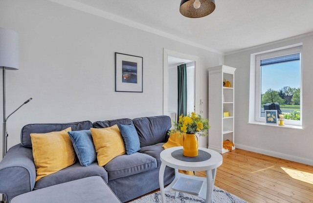 Agréable appartement pour 2 personnes avec WIFI, TV, balcon et parking