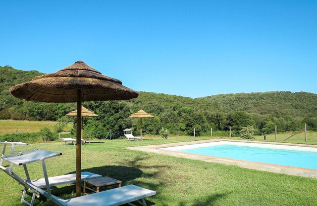 Bel appartement dans une maison de vacances pour 2 personnes avec piscine, WIFI, TV et patio