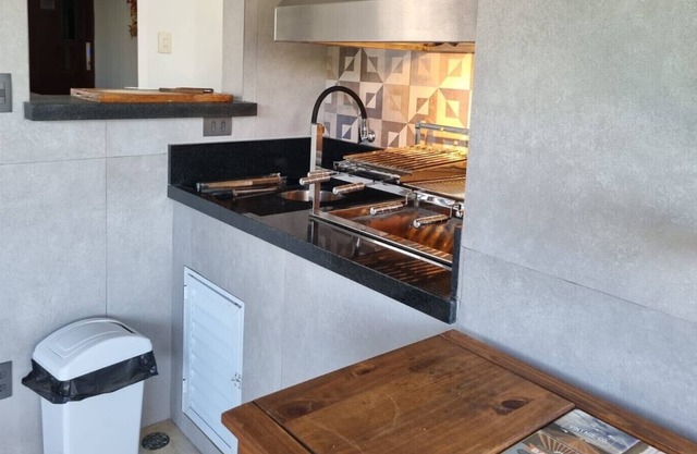 BEL APPARTEMENT SUR LA PLAGE DES ASTURIES GUARUJA