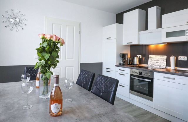 Agréable appartement pour 4 personnes avec WIFI, TV, terrasse et parking