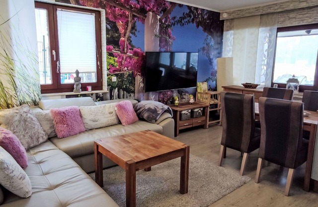 Bel appartement pour 5 personnes avec WIFI, TV, balcon et parking