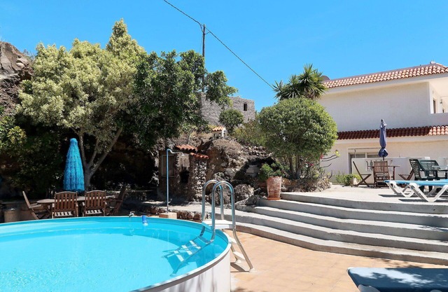 Joli appartement pour 4 personnes avec WIFI, piscine, TV, terrasse et parking