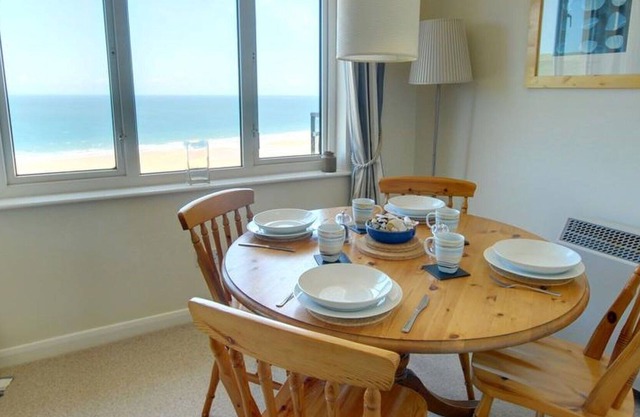 Beautiful apartment for 4 people with WIFI, pool, TV, terrace and parking