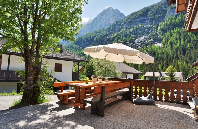 Agréable appartement pour 6 personnes avec WIFI, TV, patio et parking