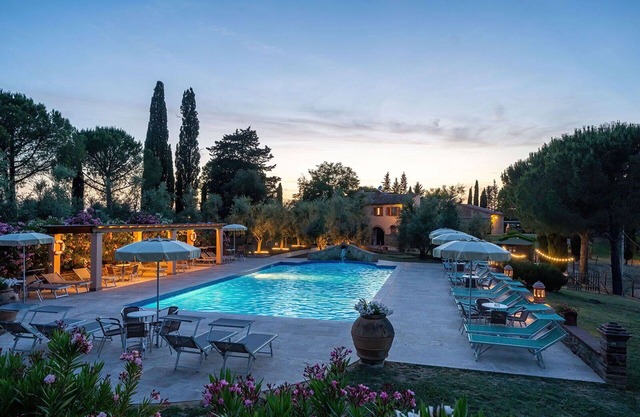 Confortable appartement avec WIFI, piscine, climatisation, TV, animaux admis et vue panoramique