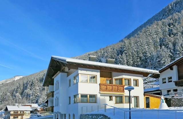 Joli appartement pour 5 personnes avec WIFI, TV, balcon et parking