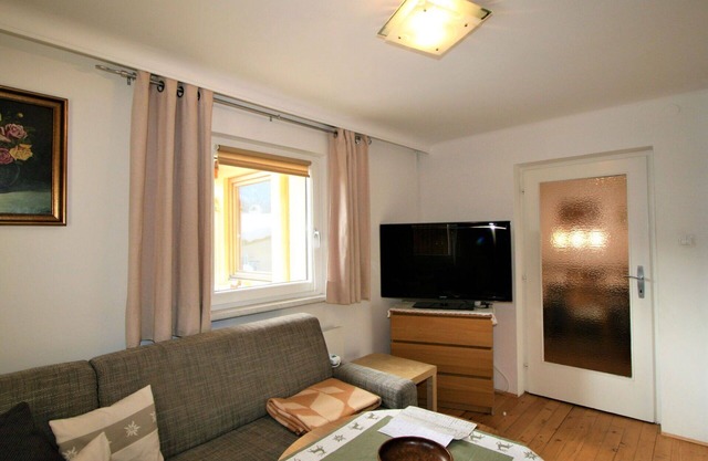 Joli appartement pour 4 personnes avec TV, patio, animaux admis et parking