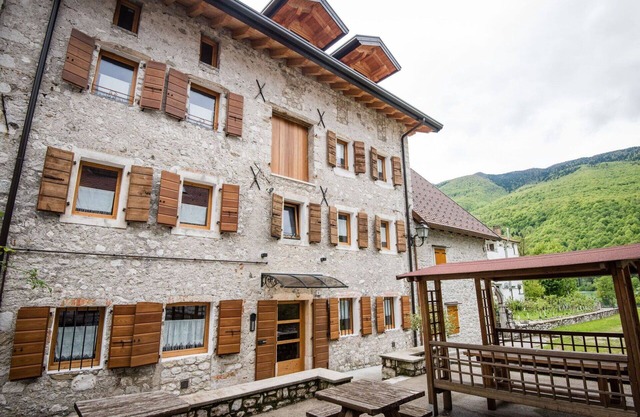 Agréable appartement pour 2 personnes avec WIFI, TV, patio et animaux admis