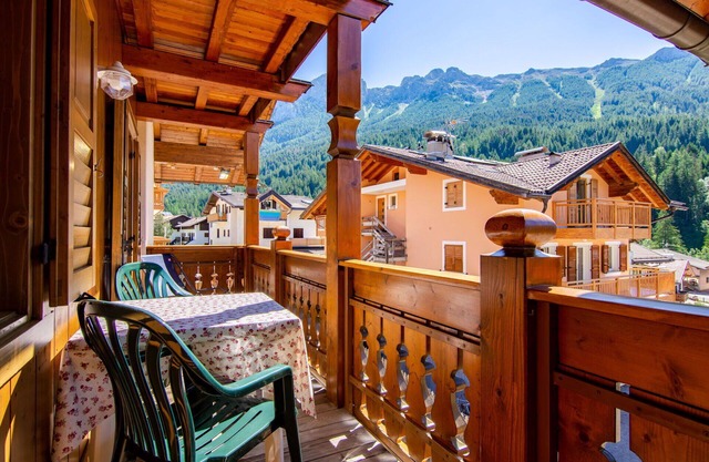 Agréable appartement pour 8 personnes avec WIFI, TV, balcon et parking