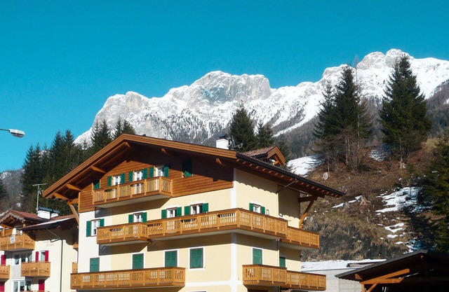 Confortable appartement pour 2 personnes avec WIFI, TV, balcon, animaux admis et parking
