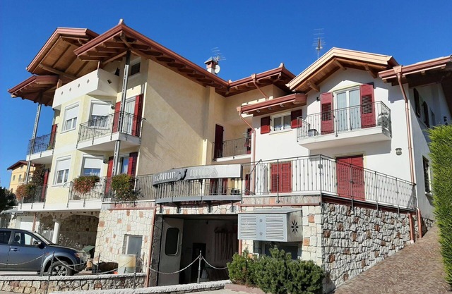 Bel appartement pour 4 personnes avec WIFI, TV, terrasse, animaux admis et parking